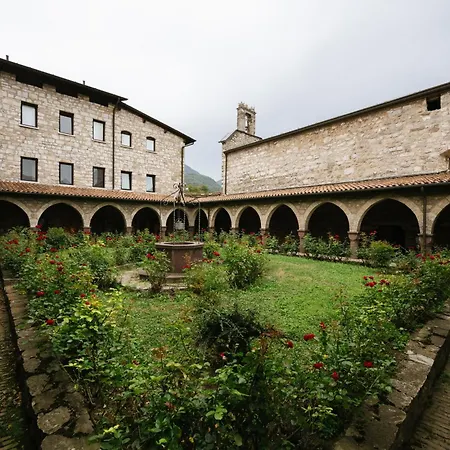 Hotel Eremo Di *
